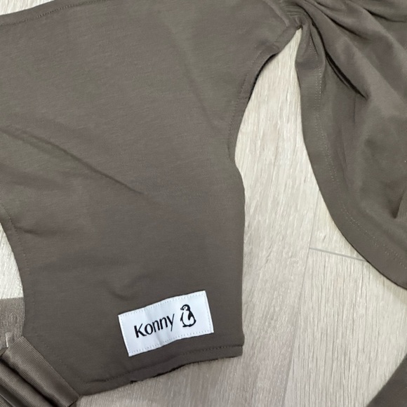 Imported Konny Baby bundle winter baby-wearing cover super plush and like new - Picture 10 of 13